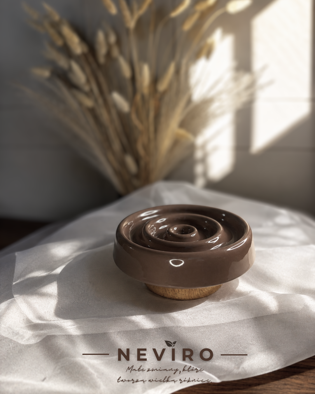 Ceramiczna miska Slow Feeder z podstawką